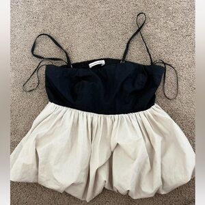 Black & white Abercrombie & Fitch babydoll top
Size small